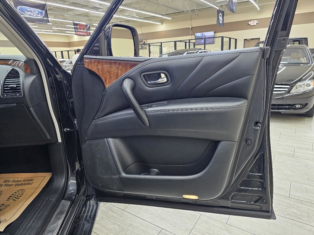 Used 2017 INFINITI QX80 4WD w/ Deluxe Technology Package image 41