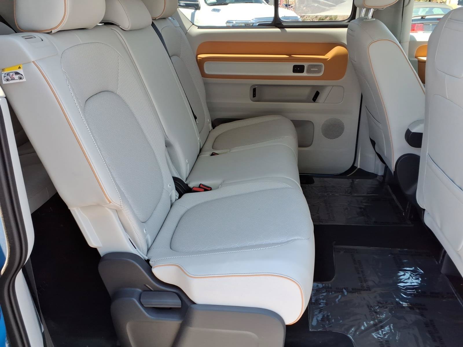 Certified 2025 Volkswagen ID. Buzz Pro S Plus RWD image 13