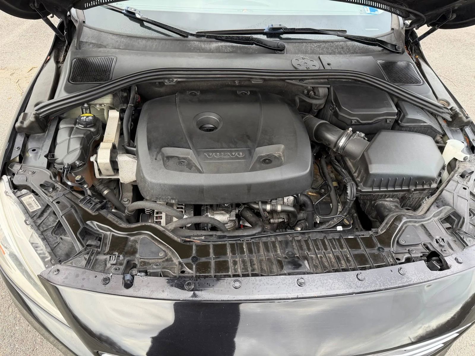 Used 2017 Volvo S60 T5 Inscription image 40