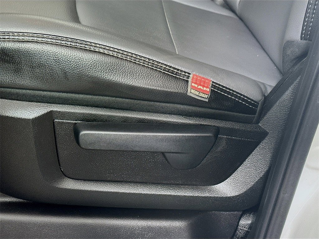 Used 2024 RAM 3500 Tradesman w/ Chrome Appearance Group image 22