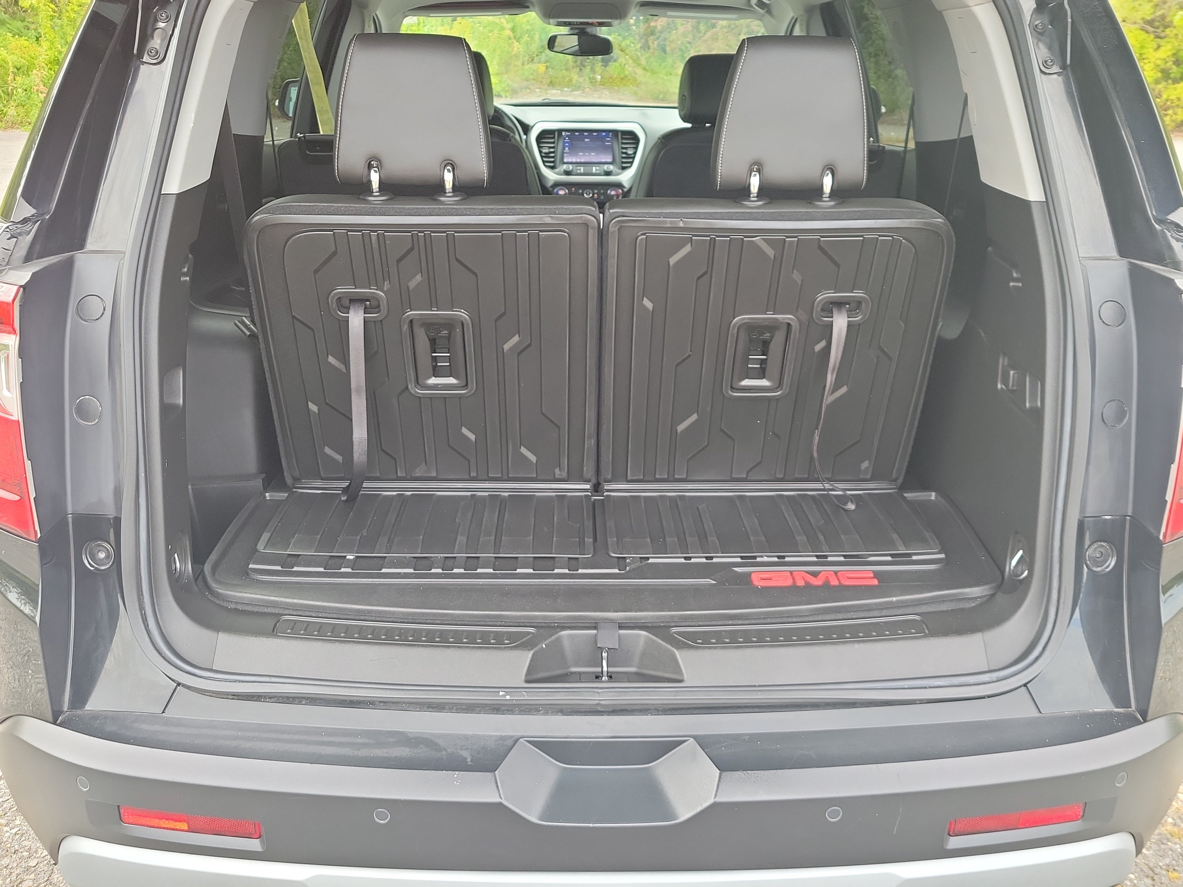 Used 2023 GMC Acadia SLT w/ Trailering Package AWD/4WD image 18