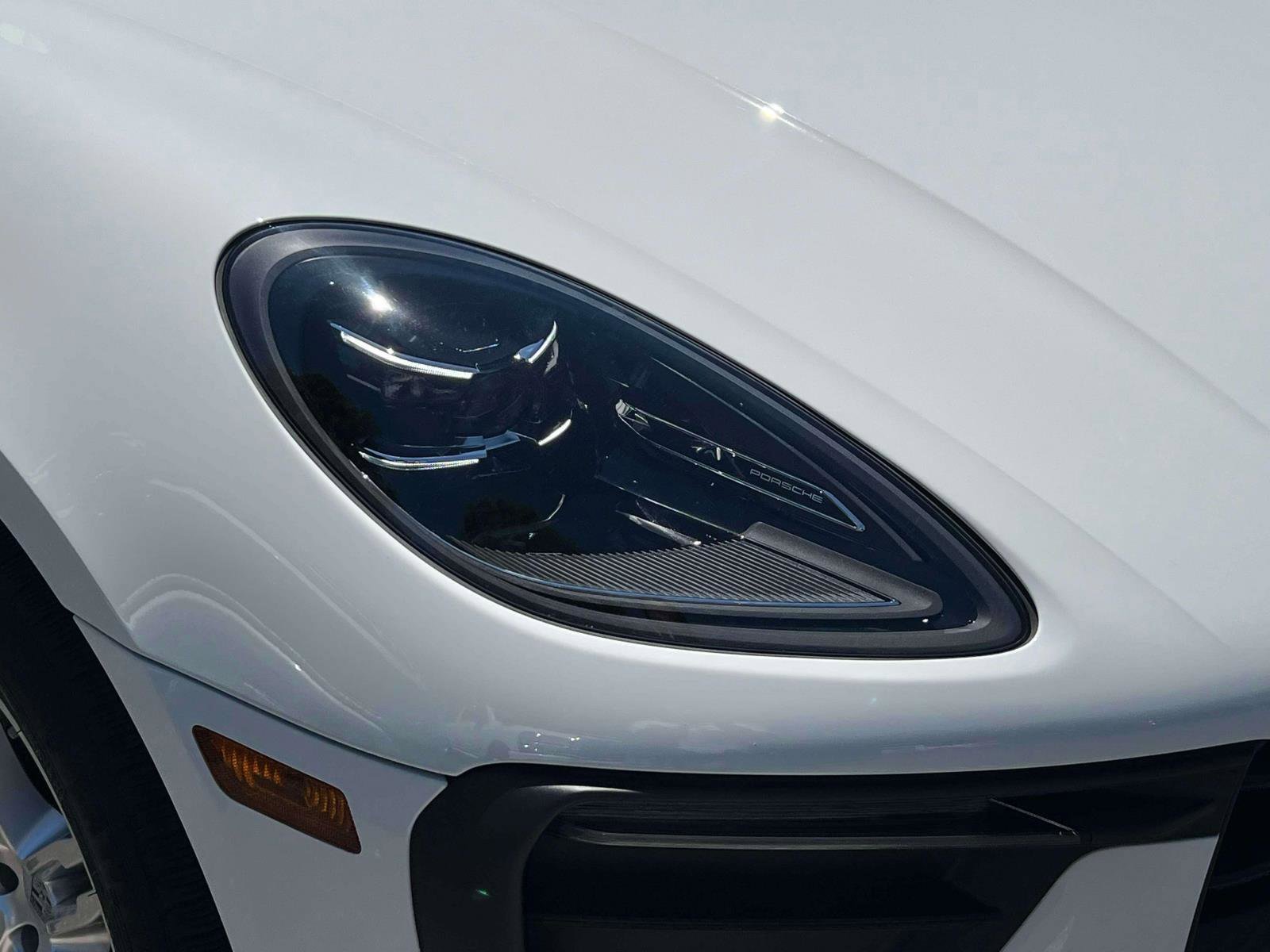 Used 2024 Porsche Macan AWD/4WD image 7