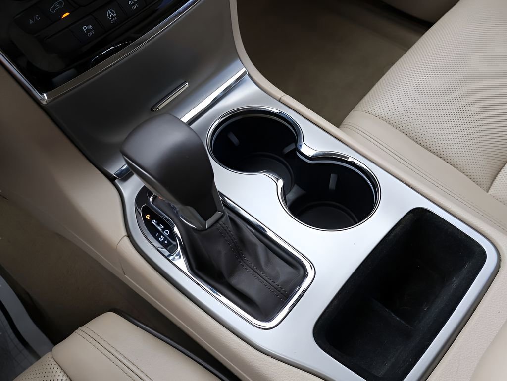 Used 2020 Jeep Grand Cherokee Overland image 24