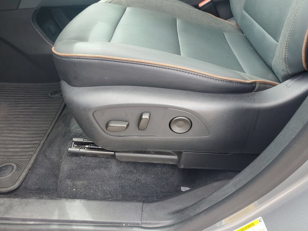 Used 2025 GMC Acadia AT4 AWD/4WD image 22