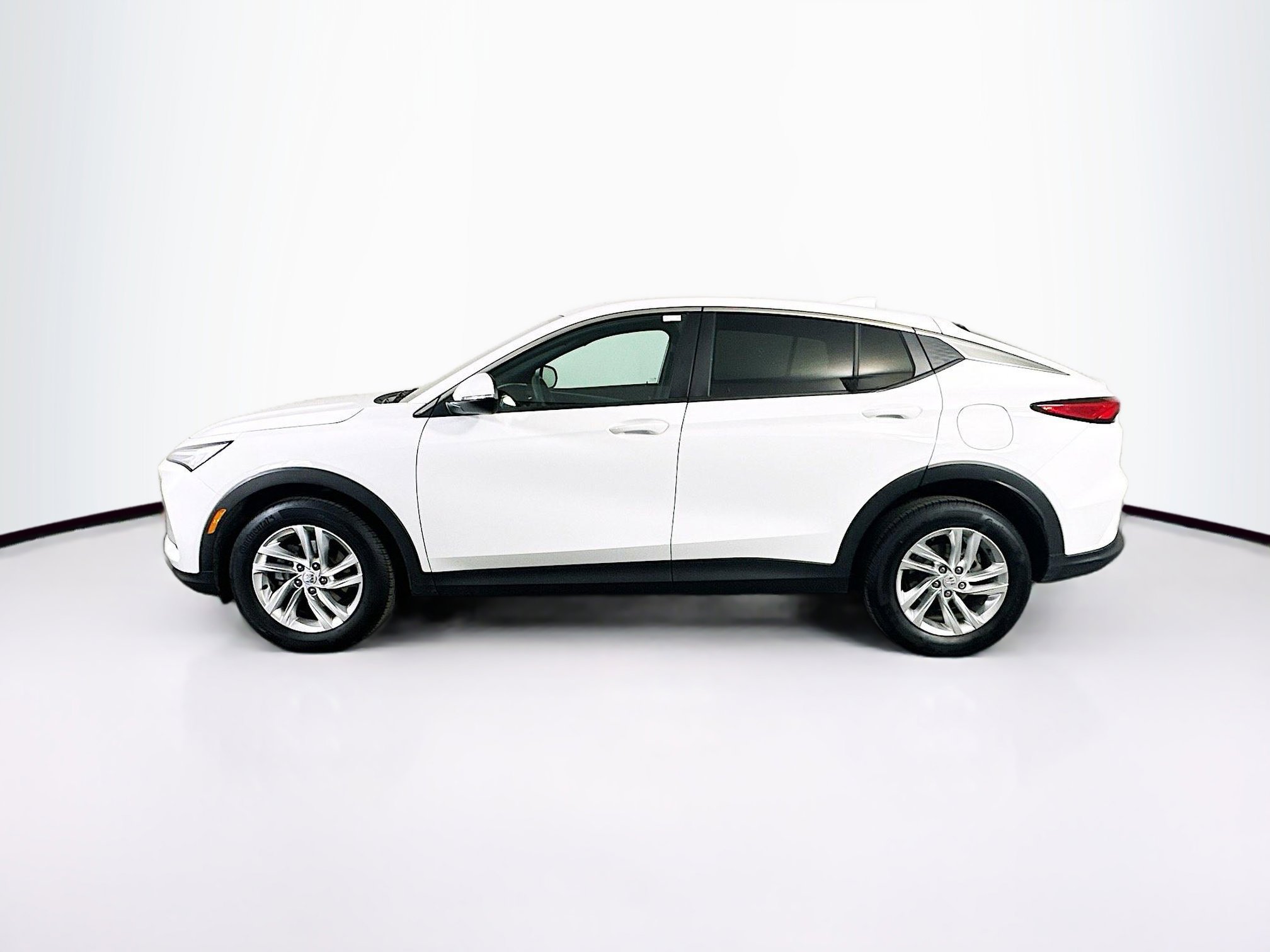 Used 2025 Buick Envista Preferred image 4