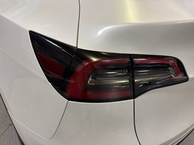 Used 2023 Tesla Model Y Long Range AWD/4WD image 12