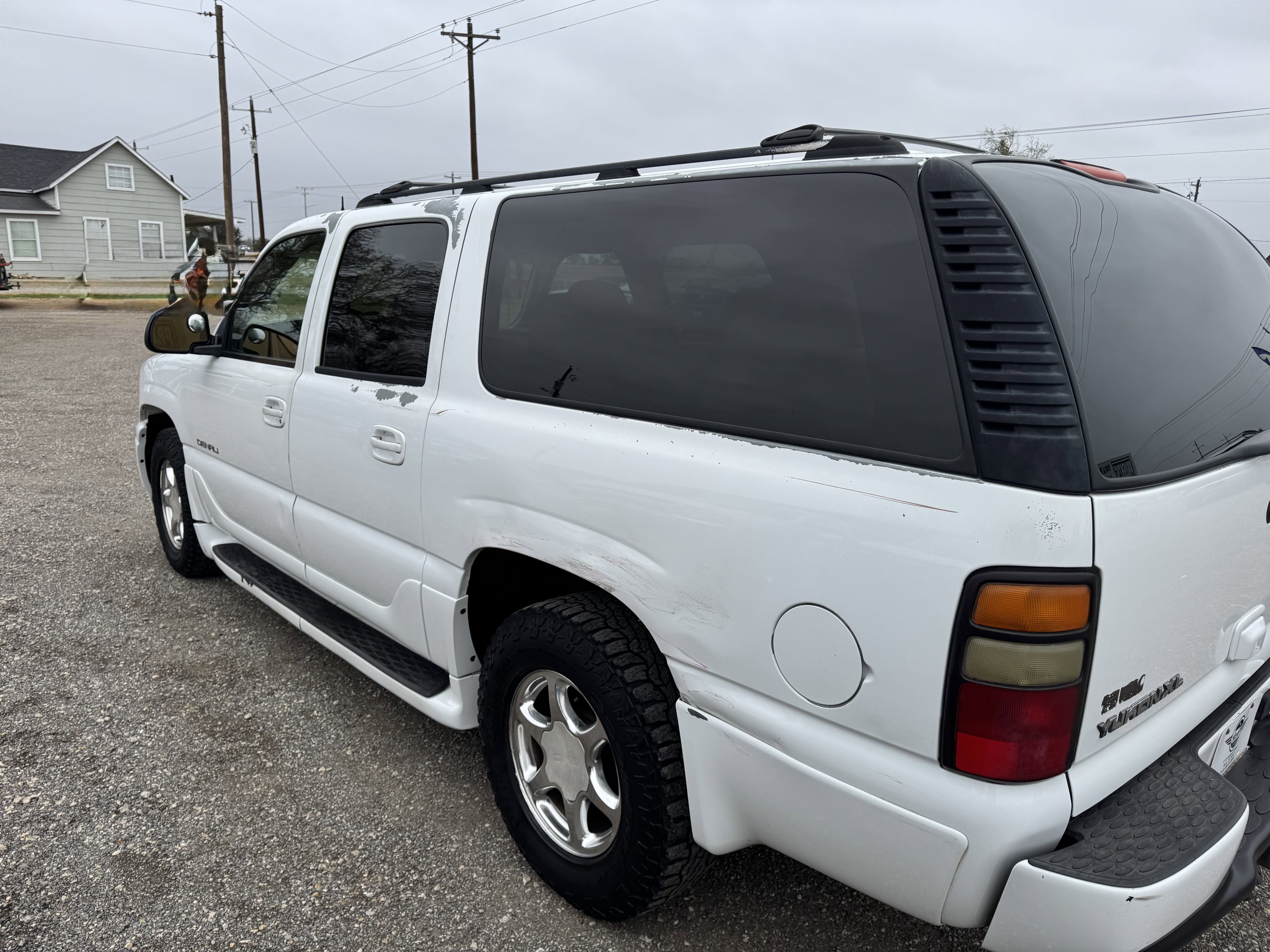 Used 2004 GMC Yukon XL Denali image 8