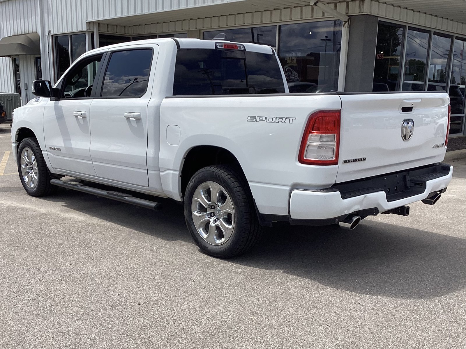 Used 2022 RAM 1500 Big Horn AWD/4WD image 8