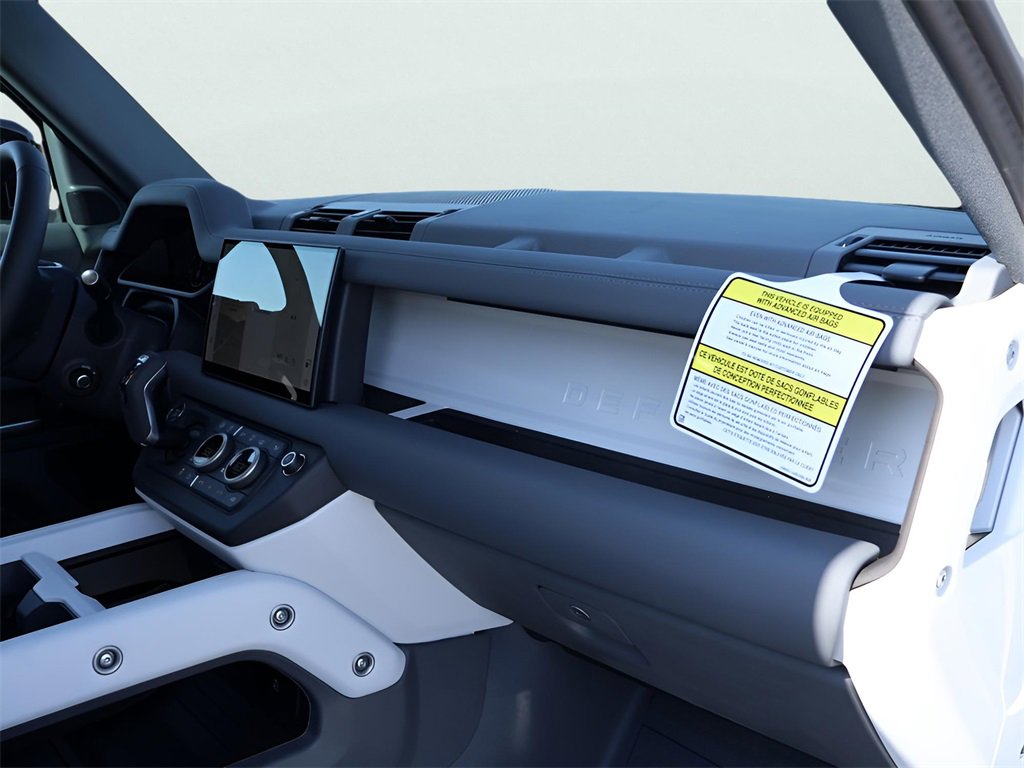 New 2025 Land Rover Defender 110 S image 10