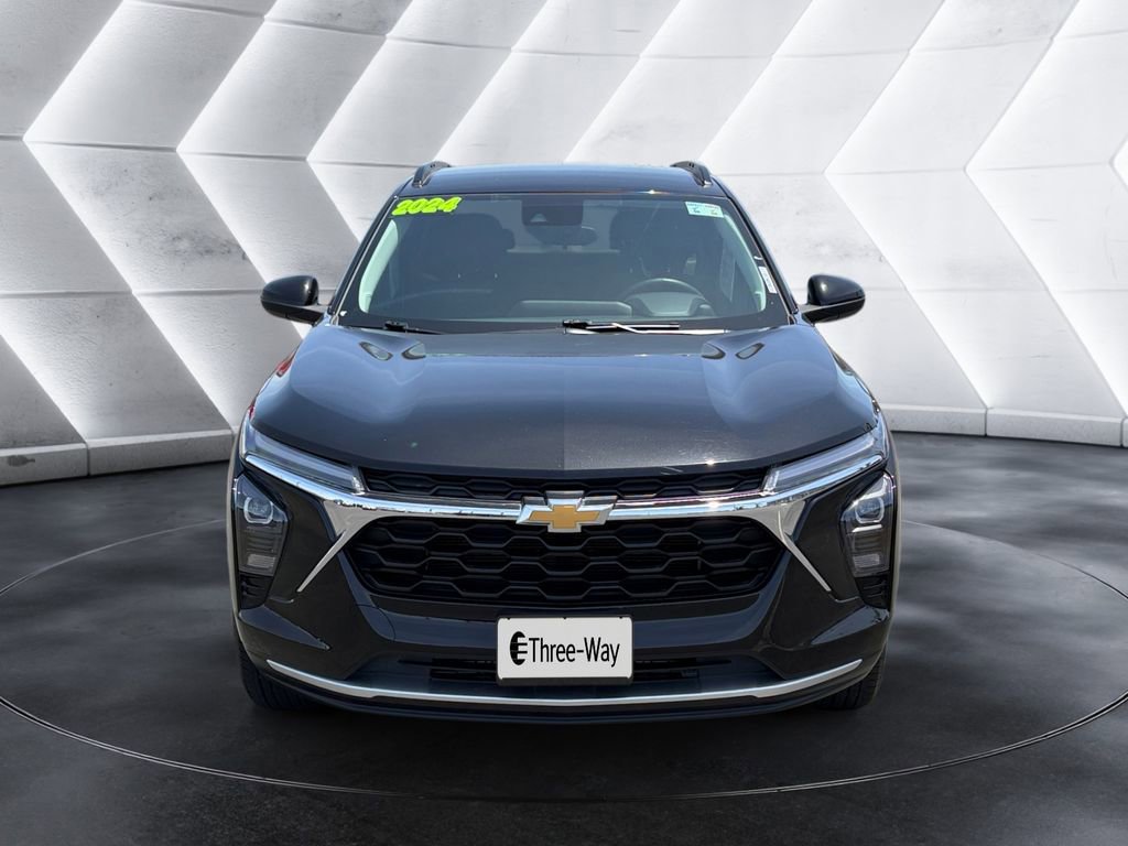 Certified 2024 Chevrolet Trax LT w/ LT Convenience Package FWD image 8