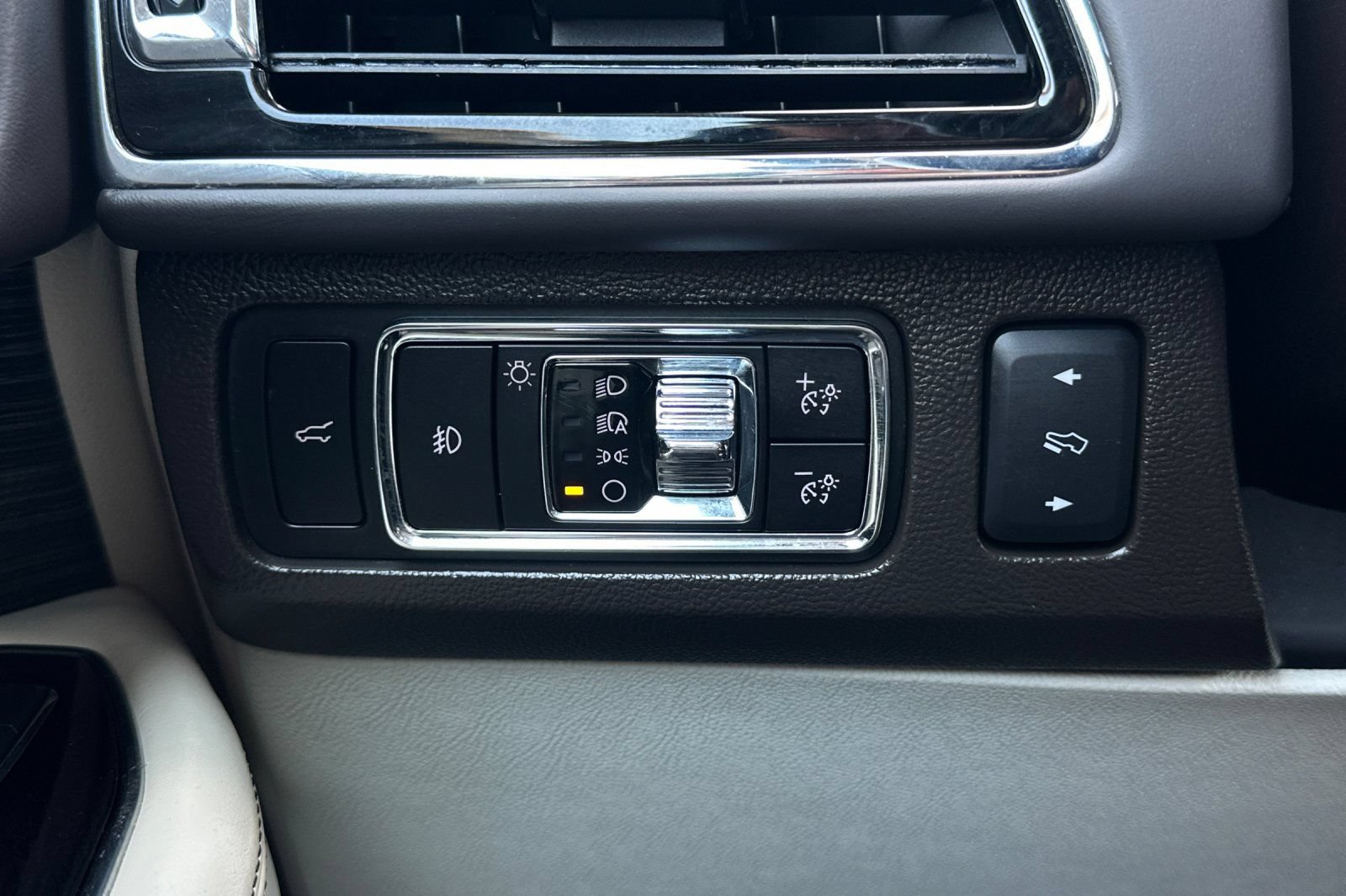 Certified 2023 Lincoln Navigator L Black Label AWD/4WD image 29