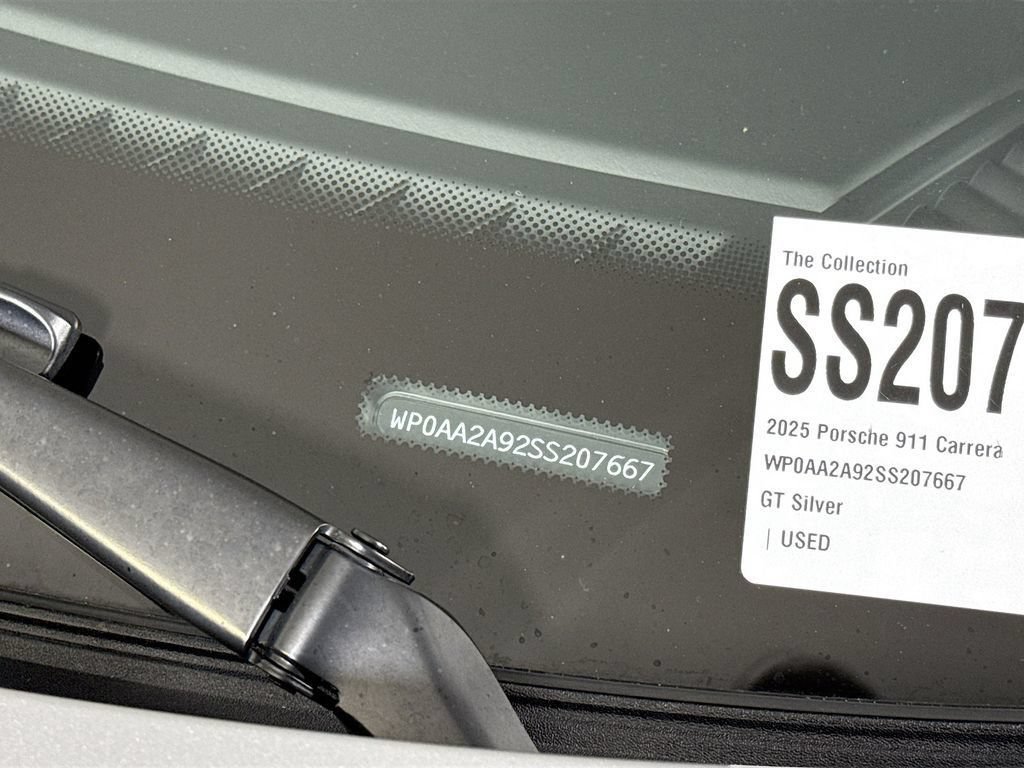 Certified 2025 Porsche 911 Carrera RWD image 29
