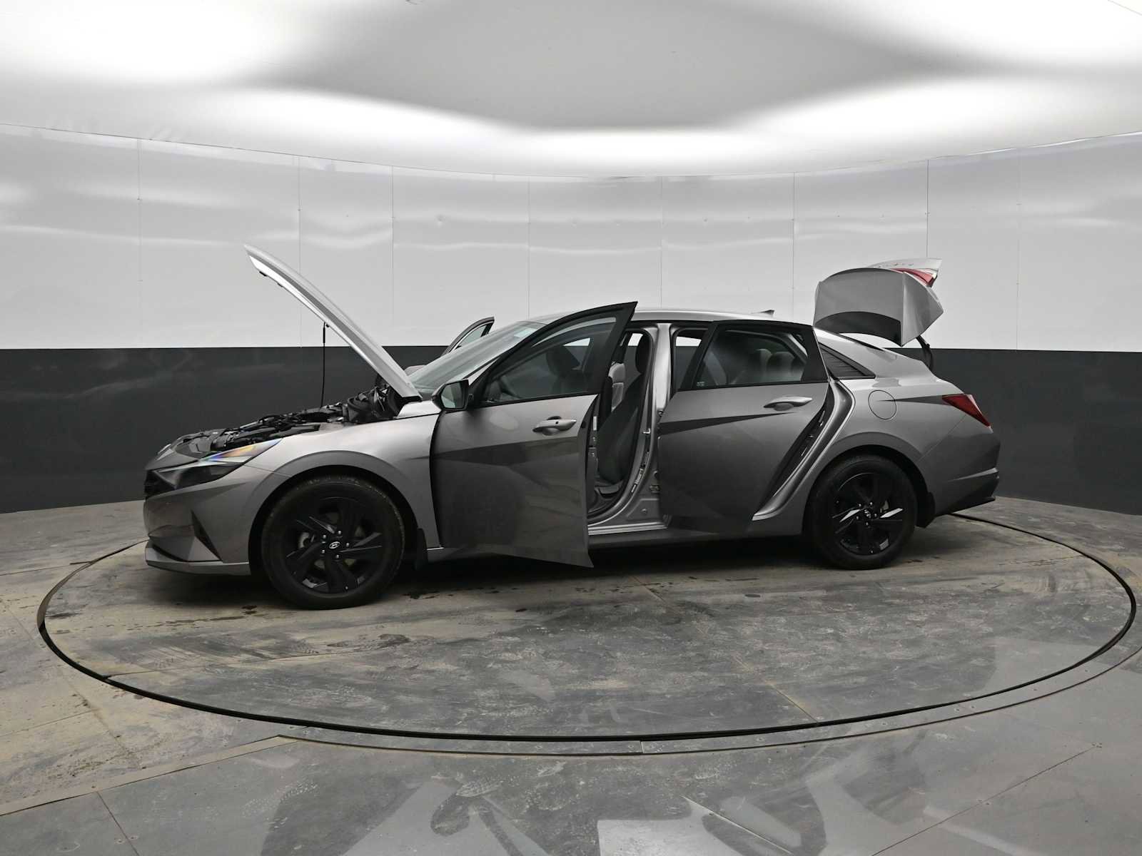 Used 2023 Hyundai Elantra SEL image 40