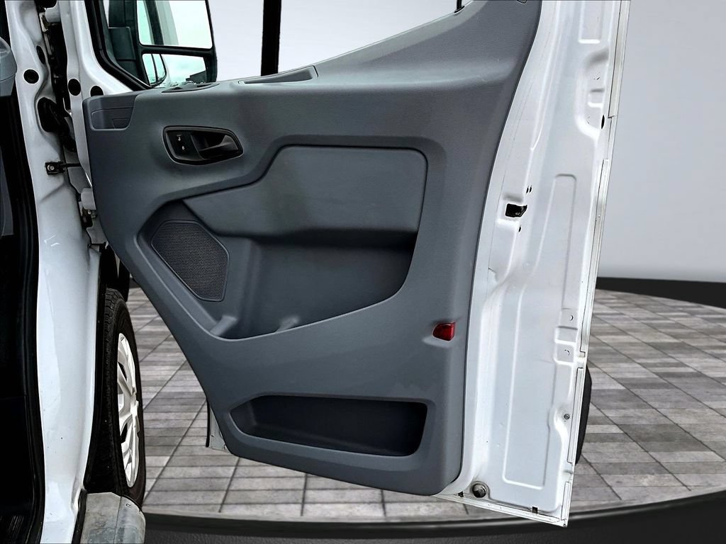 Used 2016 Ford Transit 250 130 Low Roof w/ Exterior Upgrade Package RWD image 30