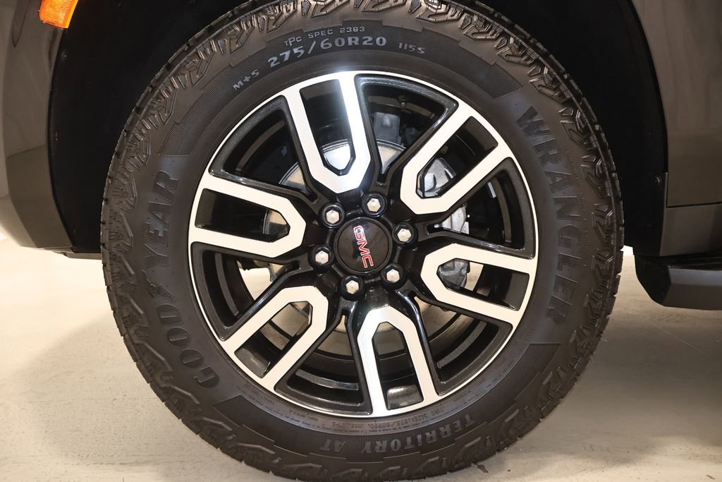 Used 2024 GMC Yukon AT4 w/ Technology Package image 51
