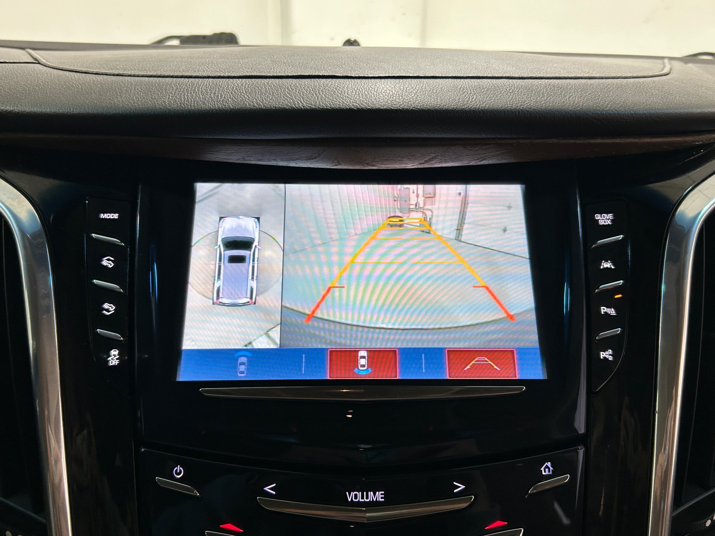Used 2017 Cadillac Escalade Luxury AWD/4WD image 9