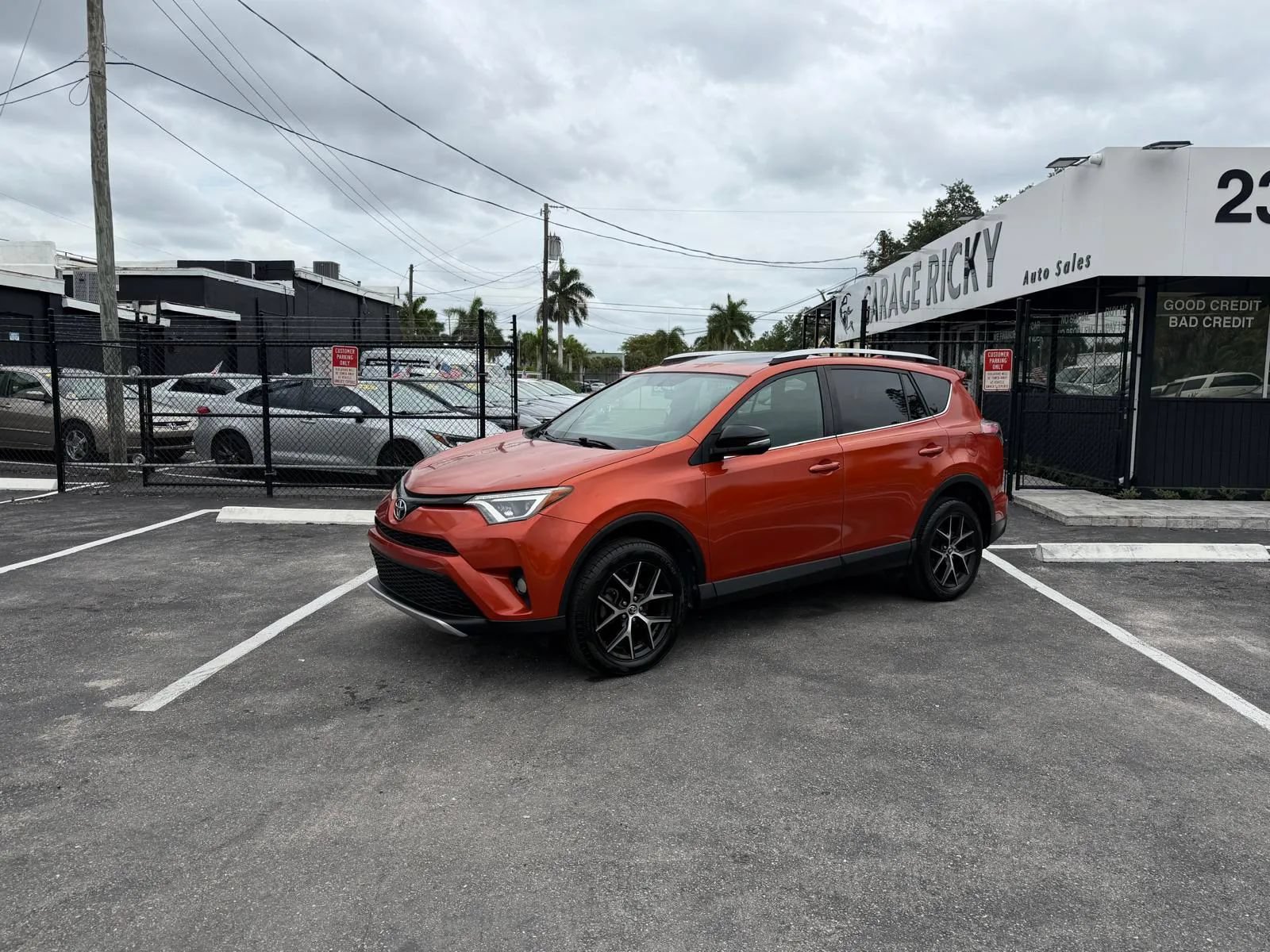 Used 2016 Toyota RAV4 SE
