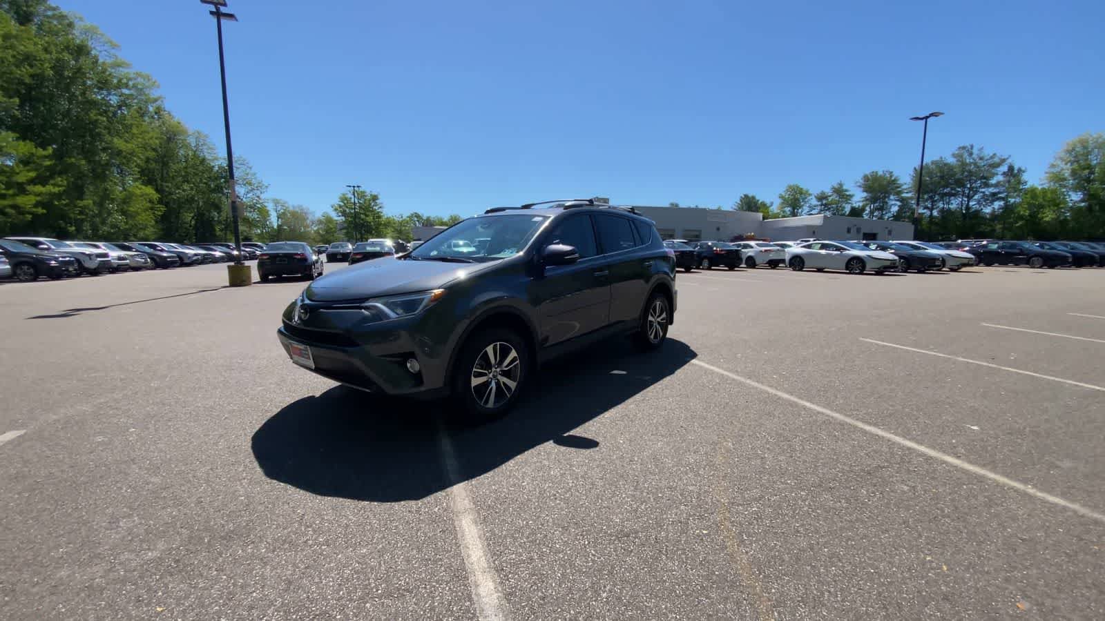 Used 2018 Toyota RAV4 XLE w/ Plus Extra Value Package AWD/4WD image 7