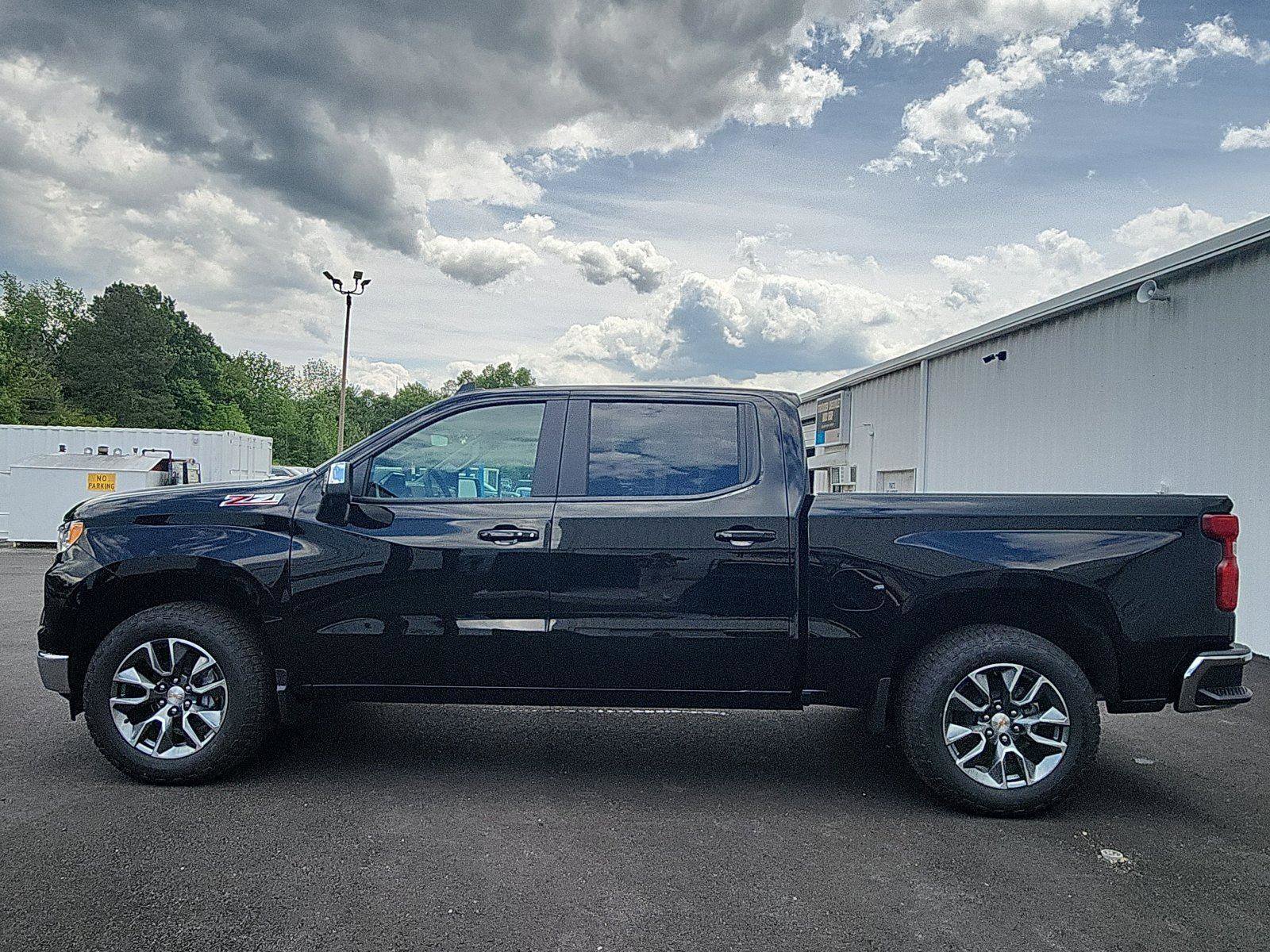 New 2026 Chevrolet Silverado 1500 LT w/ All Star Edition Plus AWD/4WD image 2
