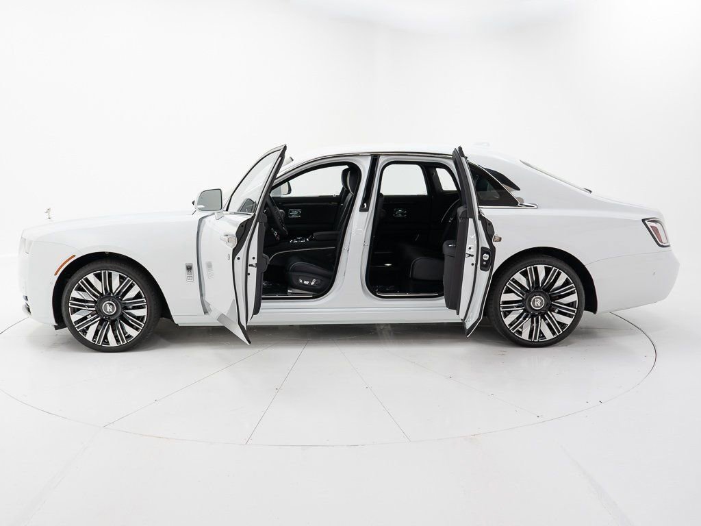 Used 2025 Rolls-Royce Ghost AWD/4WD image 9