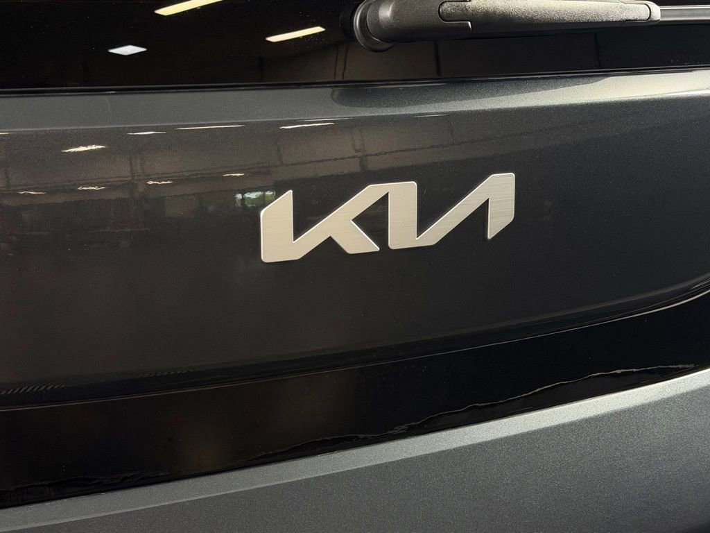 Used 2025 Kia Soul LX image 13