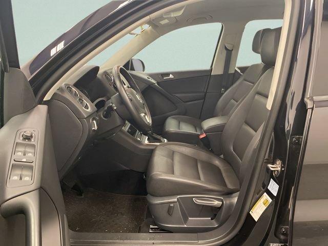 Used 2016 Volkswagen Tiguan S AWD/4WD image 9