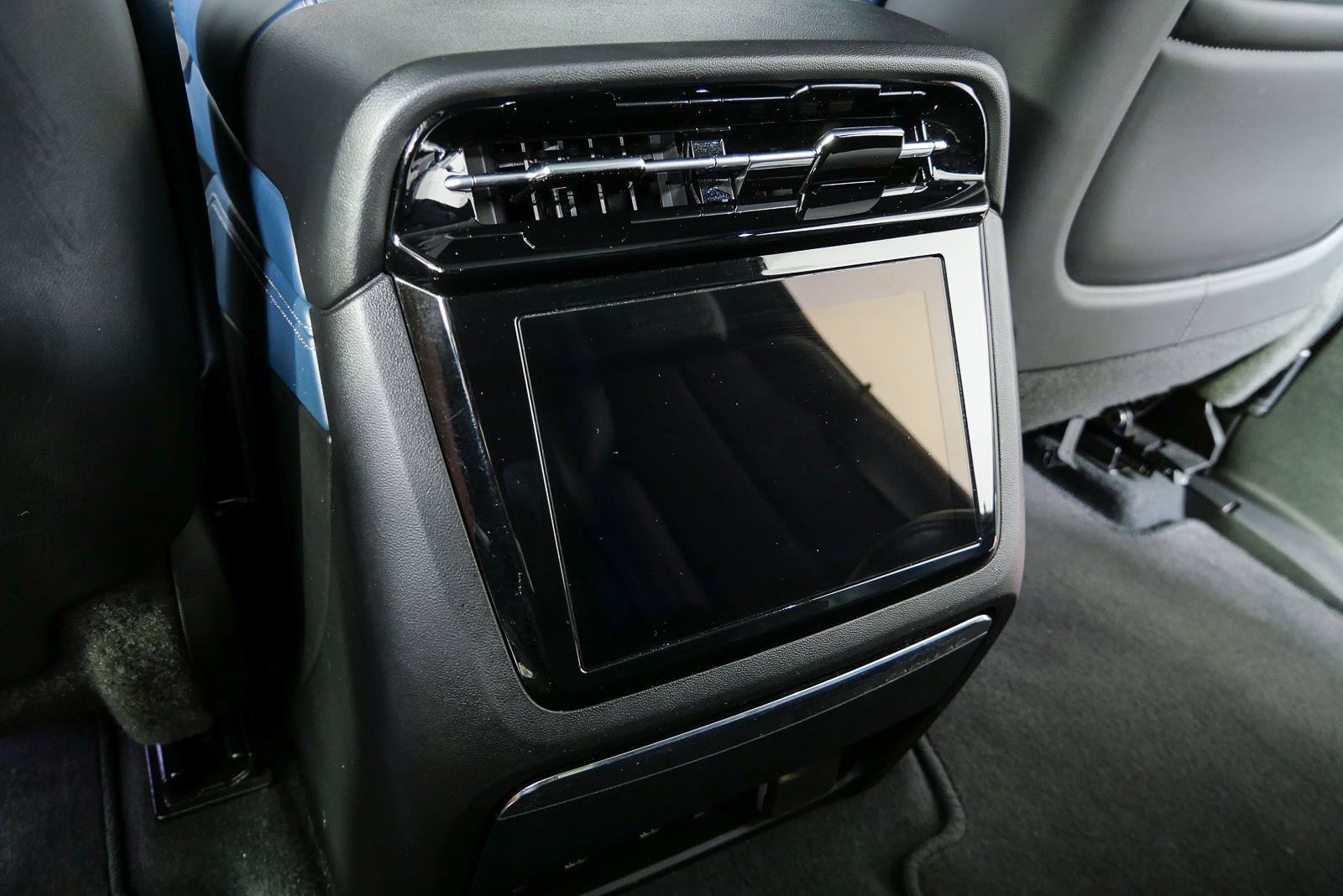 Used 2026 Cadillac Escalade IQ Sport 2 w/ LPO, ONYX Package AWD/4WD image 20