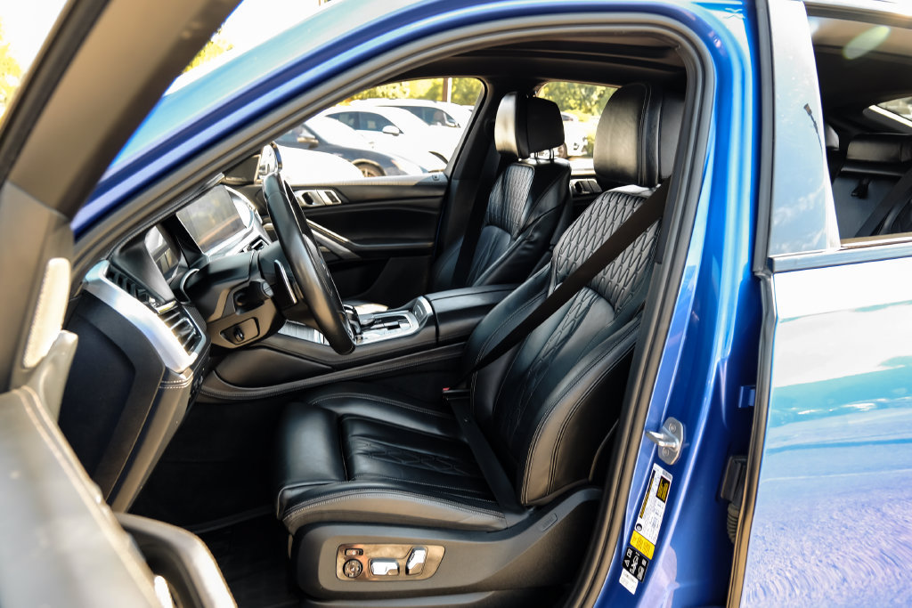 Used 2020 BMW X6 M50i w/ Premium Package AWD/4WD image 37
