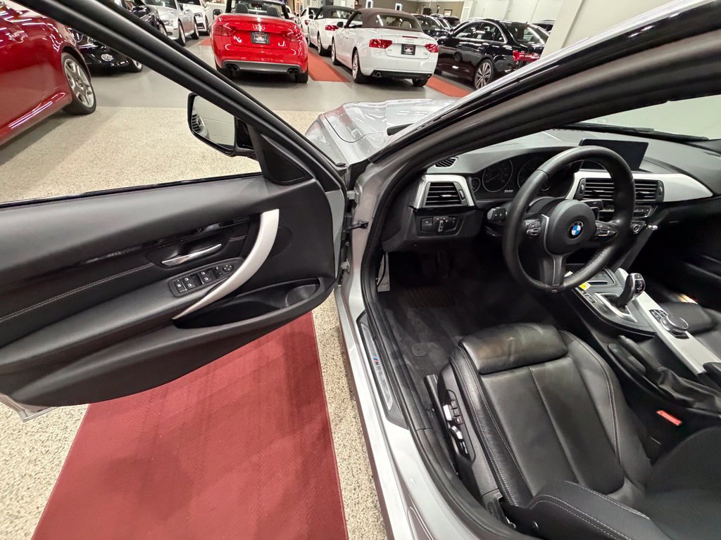 Used 2018 BMW 328d xDrive Sedan AWD/4WD image 15