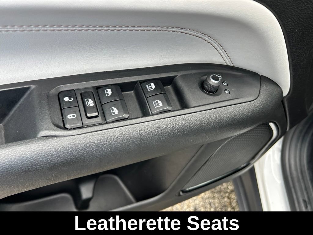 Used 2025 Jeep Compass Limited AWD/4WD image 34