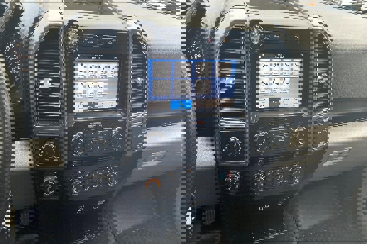 Used 2018 Ford F150 XLT w/ Equipment Group 302A Luxury image 16