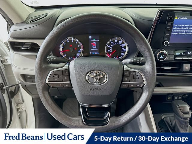 Certified 2020 Toyota Highlander L image 6