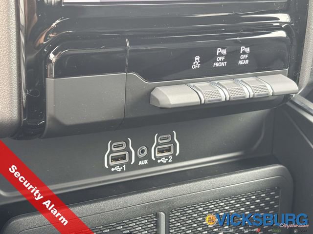New 2026 RAM 1500 4x4 Crew Cab image 33