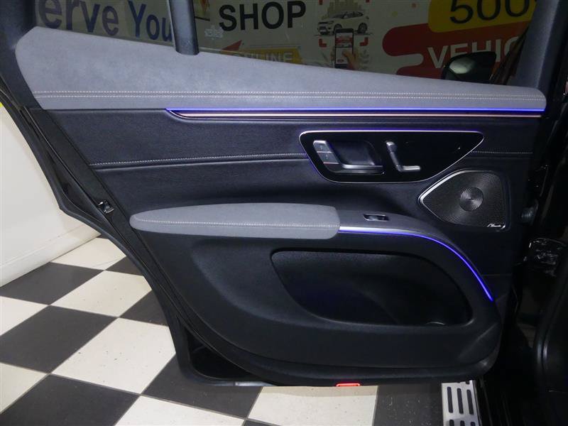 Used 2025 Mercedes-Benz EQS 580 4MATIC SUV w/ Exclusive Trim Package image 34