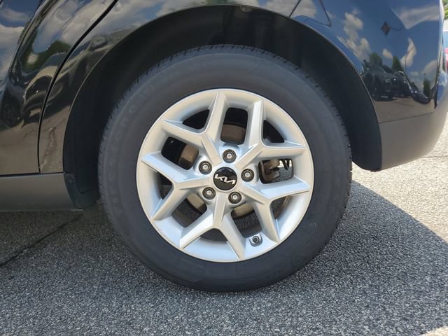 Used 2023 Kia Soul LX w/ LX Technology Package FWD image 10