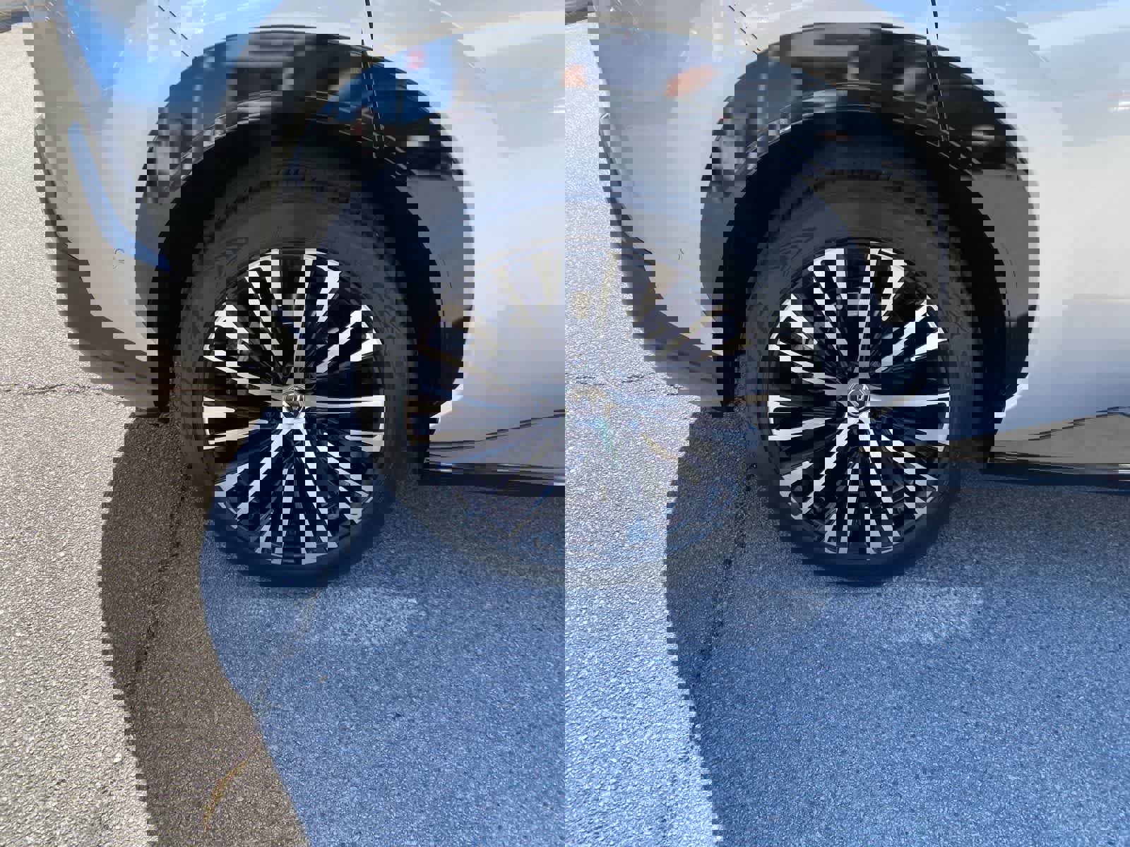 Used 2023 Lexus RZ 450e Luxury w/ Accessory Package (Z1) image 5