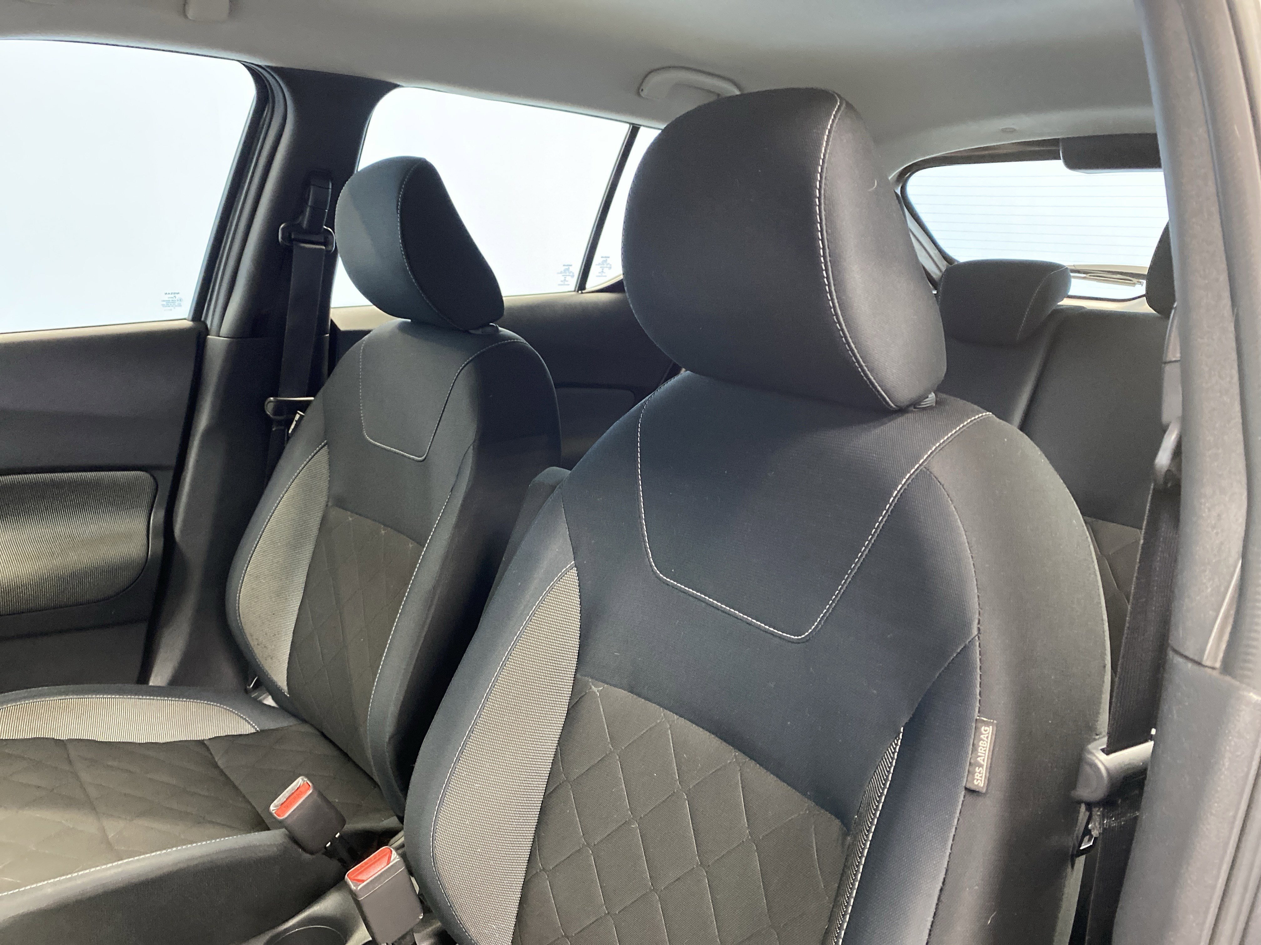 Used 2018 Nissan Kicks S image 8