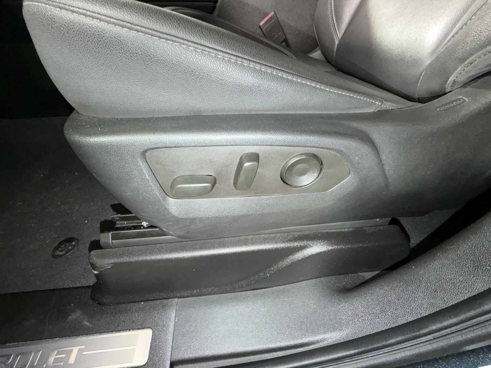 Used 2021 Chevrolet Tahoe LT image 14