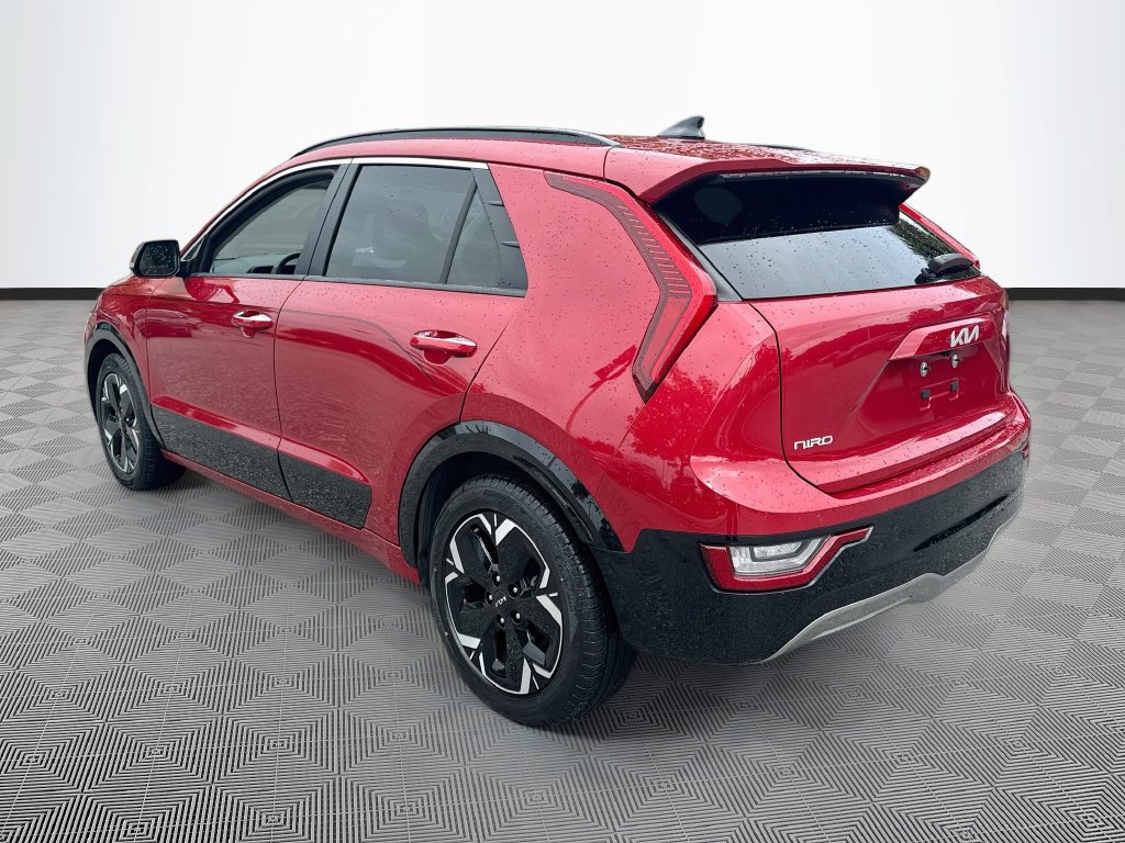 Used 2023 Kia Niro Wave w/ Wave Preserve Package FWD image 8