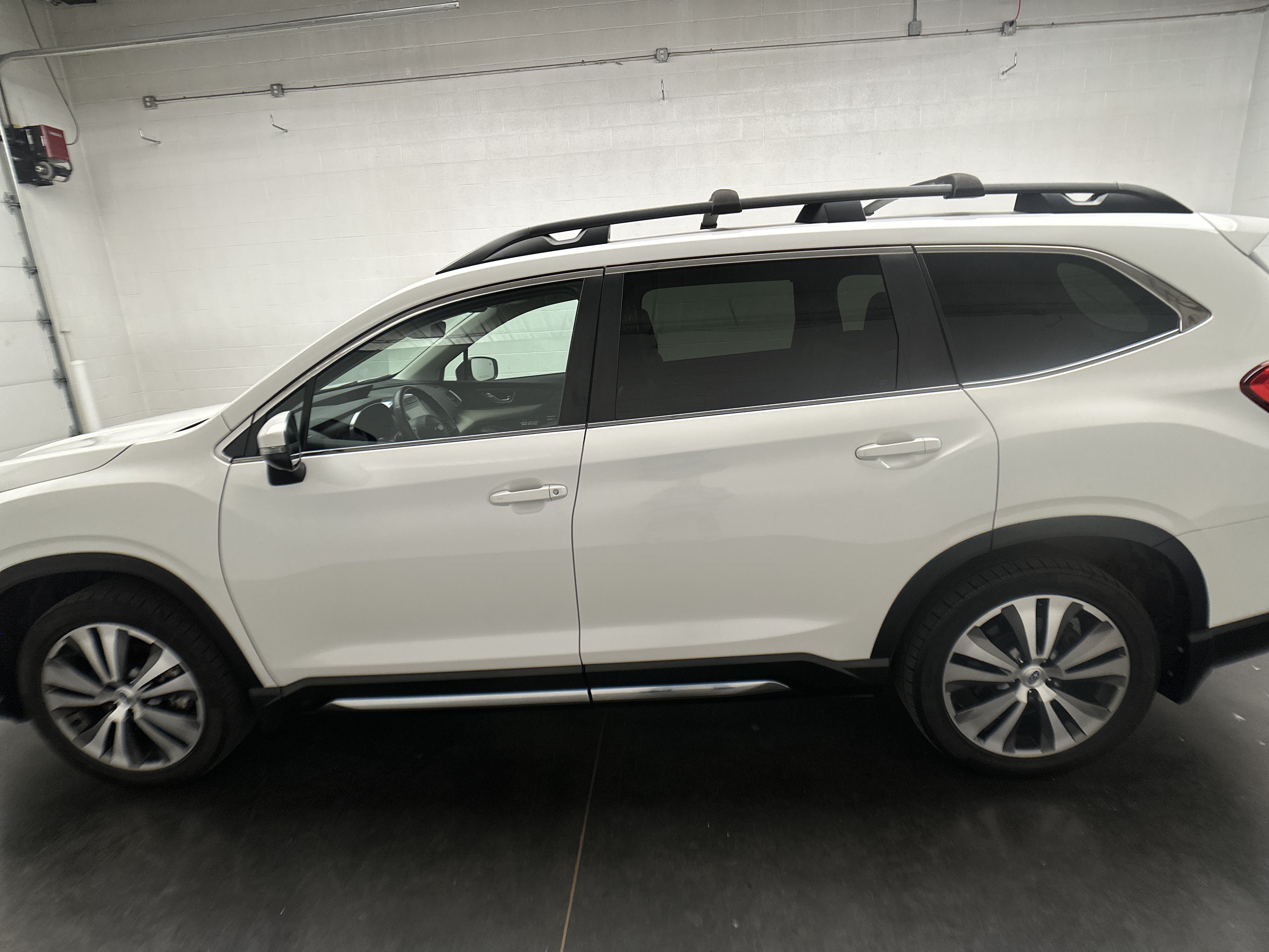 Used 2022 Subaru Ascent Limited w/ Technology Package AWD/4WD image 6