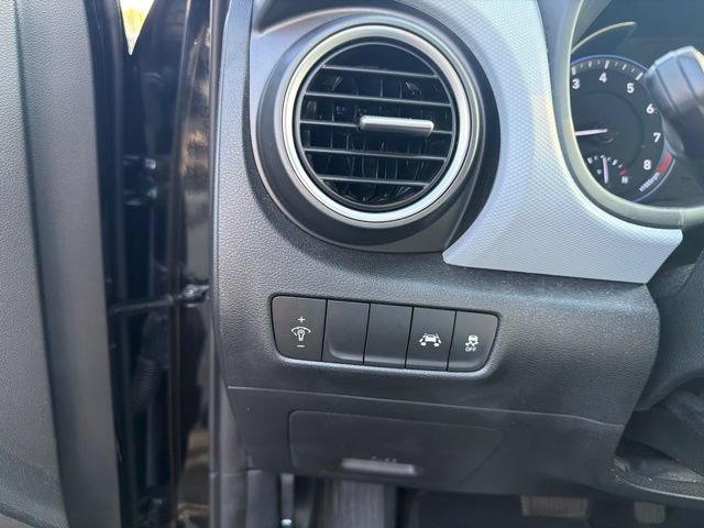 Used 2020 Hyundai Kona SE FWD image 11