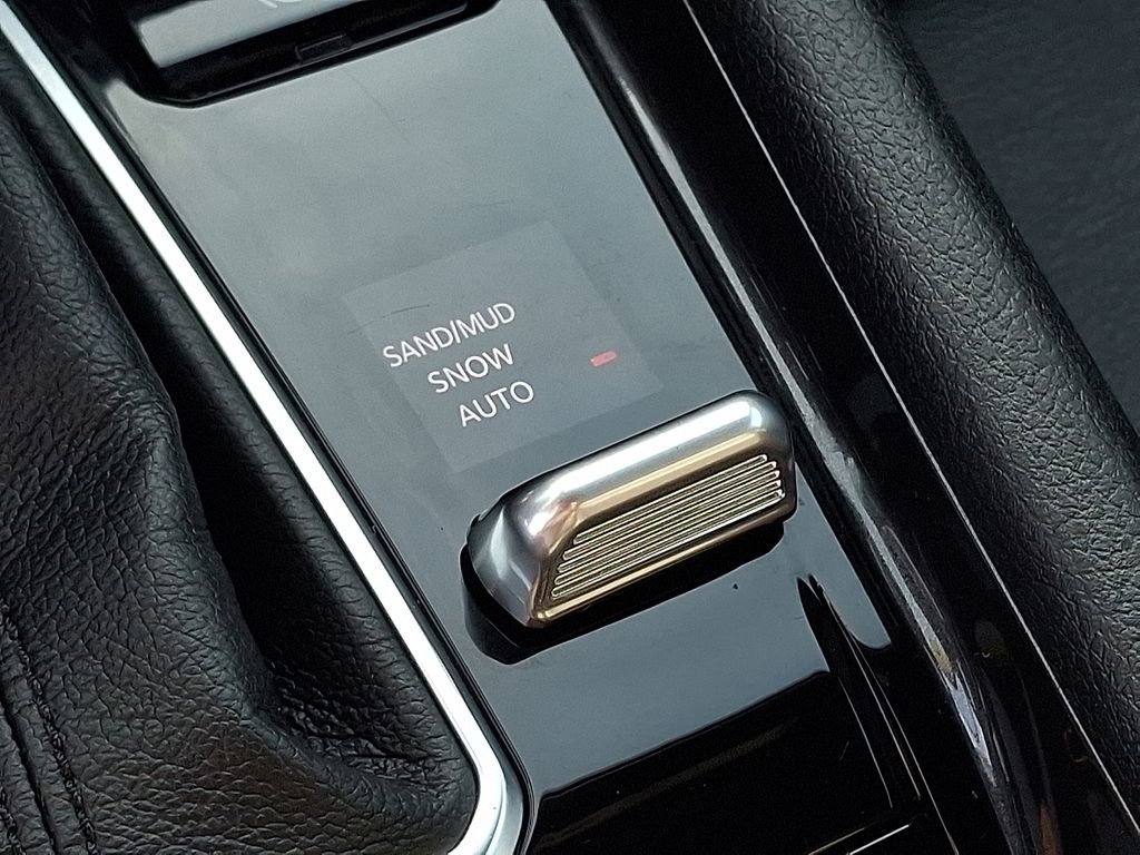 Used 2024 Jeep Compass Latitude image 23