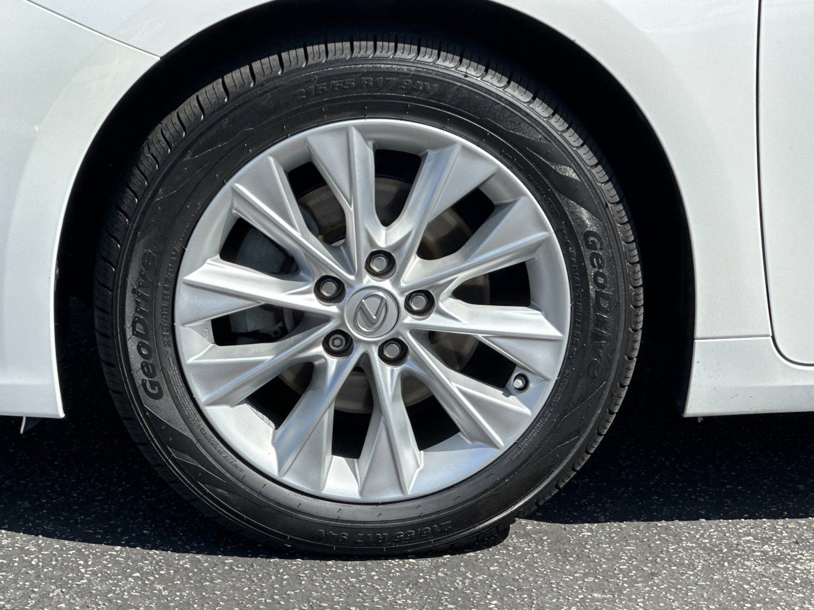 Used 2013 Lexus ES 300h w/ Premium Pkg FWD image 32