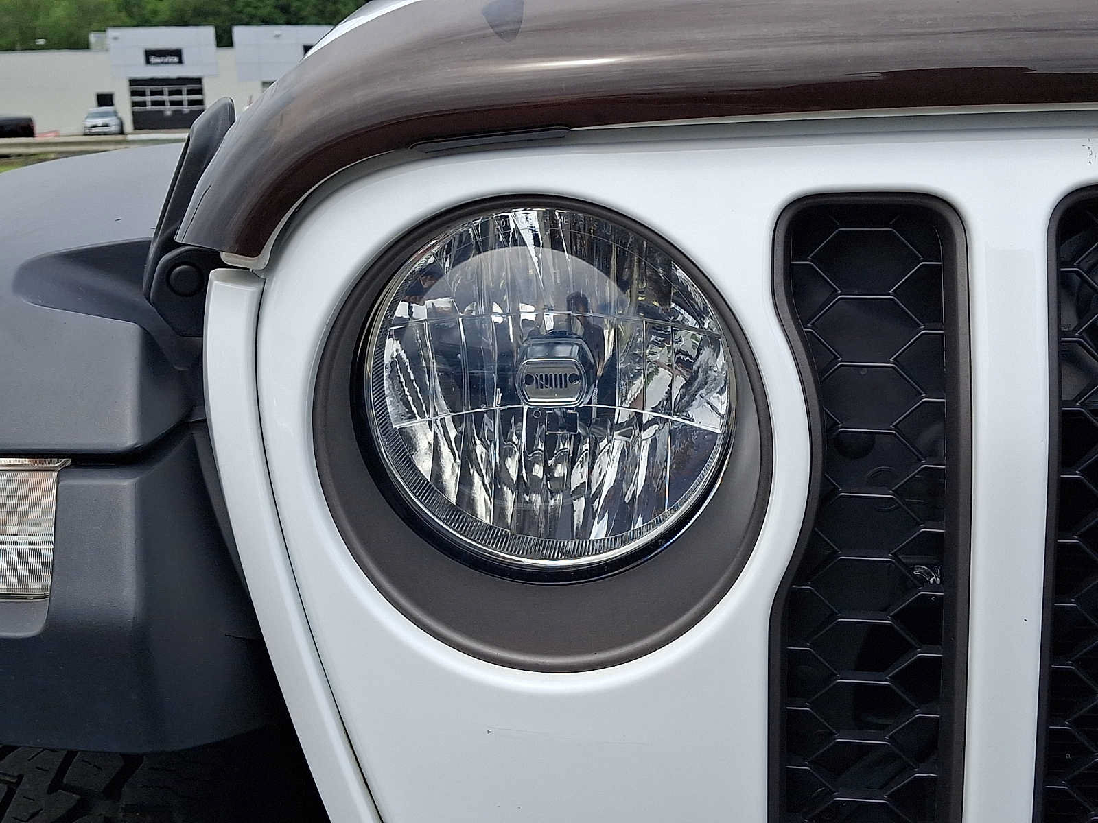 Certified 2023 Jeep Gladiator Rubicon w/ Cold Weather Group AWD/4WD image 9