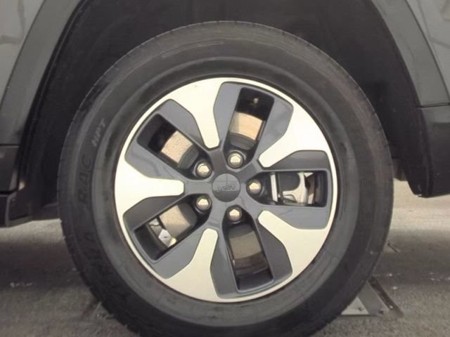 Used 2023 Jeep Grand Cherokee 4WD 4xe image 21