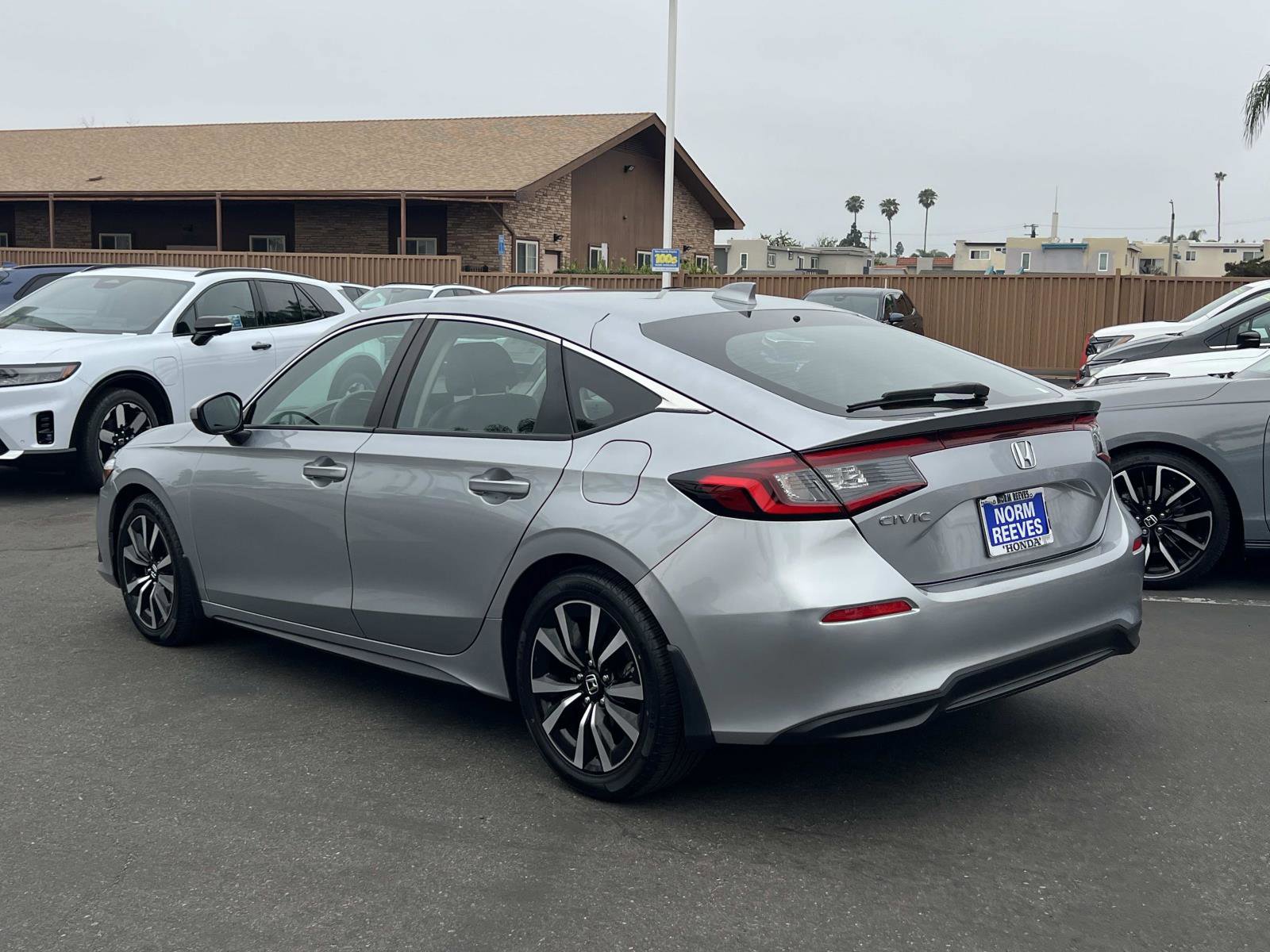 Used 2024 Honda Civic EX-L image 3