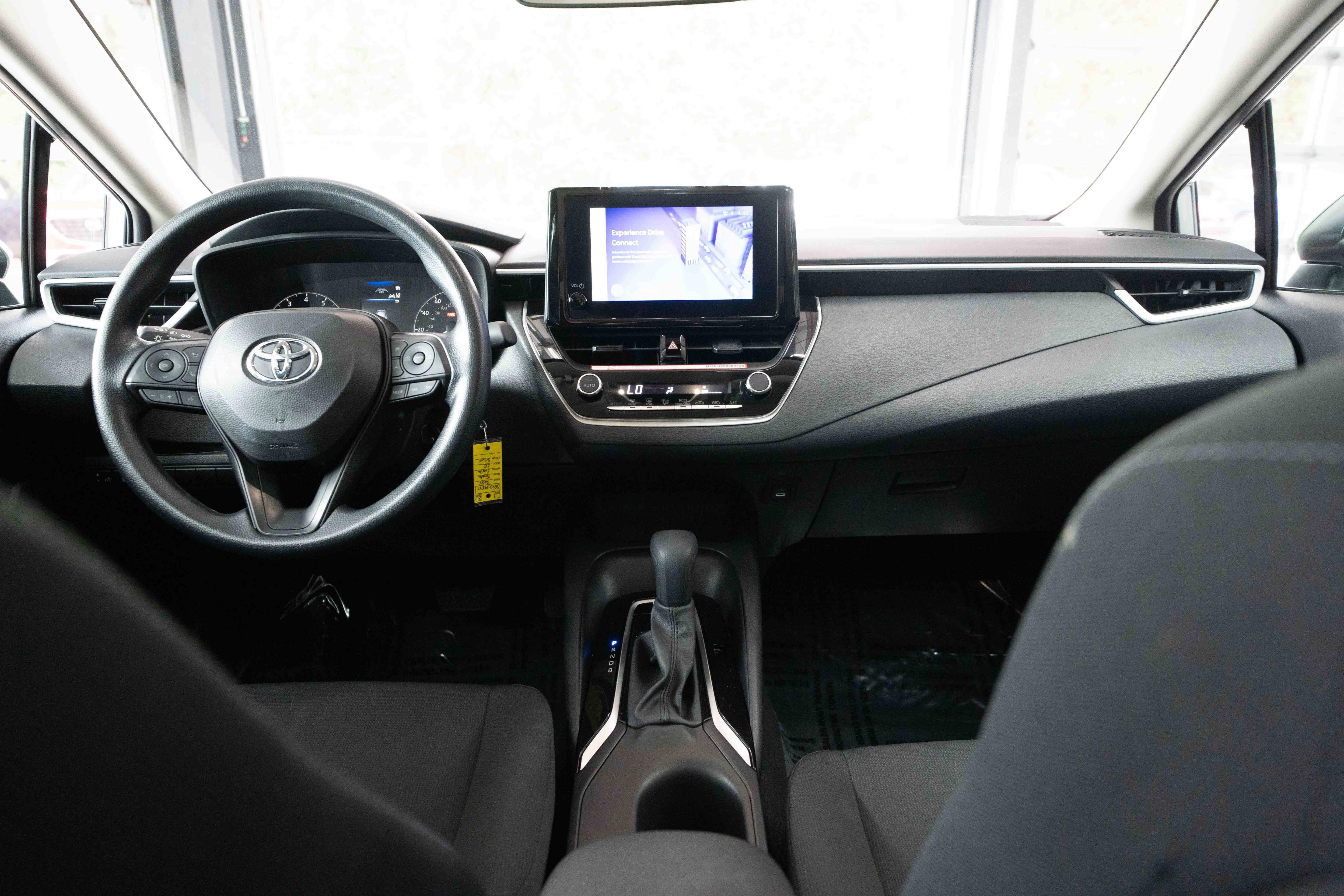 Used 2025 Toyota Corolla LE FWD image 20