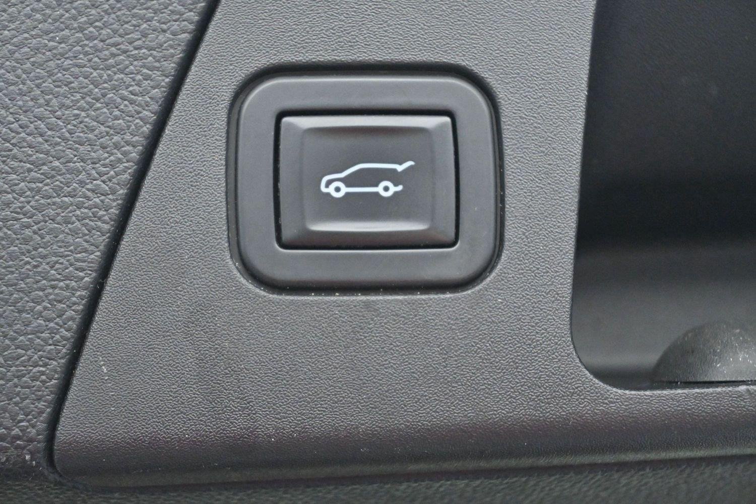 Used 2017 Buick Envision Essence FWD image 11