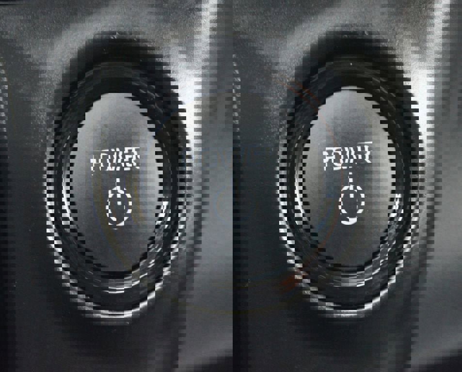 Used 2025 Toyota Sienna XSE w/ XSE Premium Package image 9