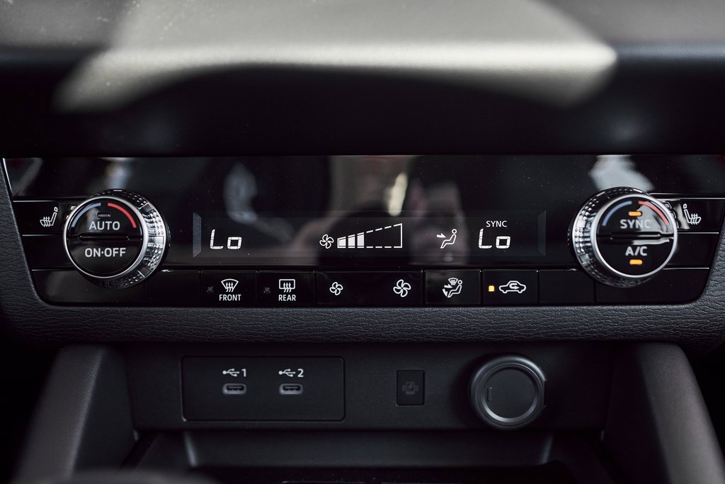 New 2025 Mitsubishi Outlander SE image 47